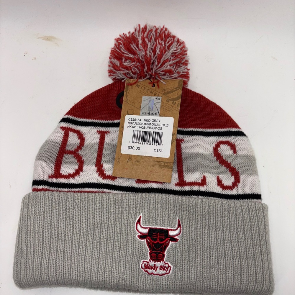 Mitchell & Ness Chicago Bulls NBA Classic Pom Knit Beanie Red Grey CB25154 NWT